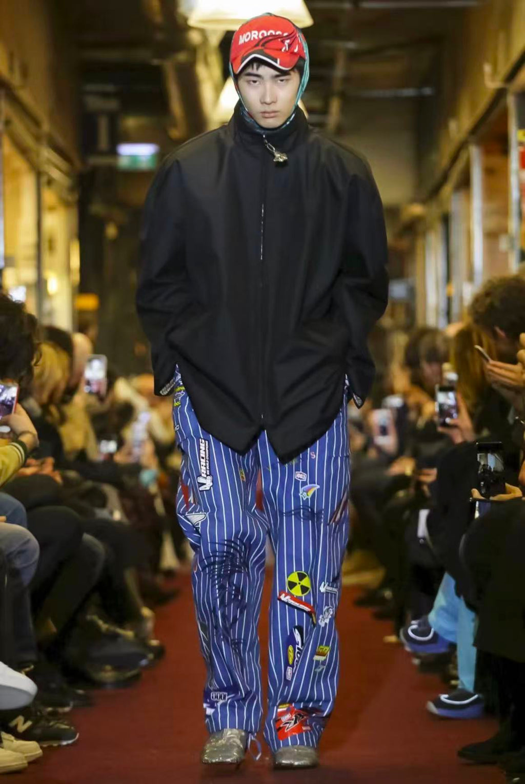 Vetements 18FW Navy Sticker Cargo