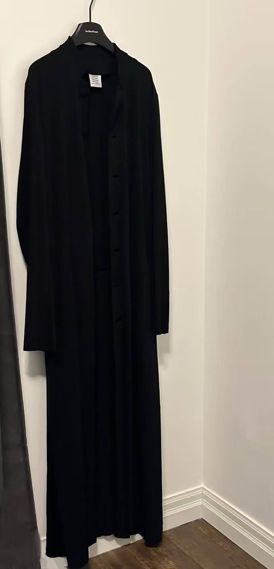 Vetements 19FW Black Priest Coat