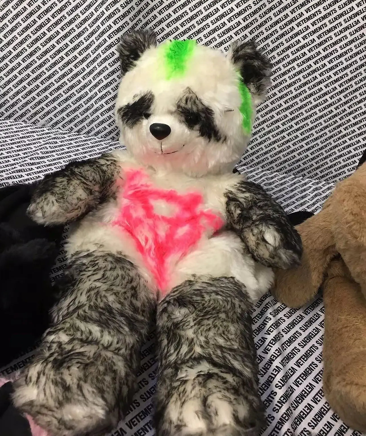 Vetements 19FW White Mohair Anarchy Bear Backpack