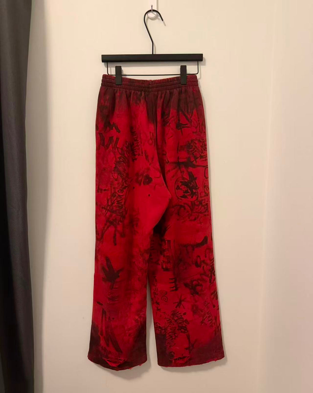 Balenciaga 23SS Red Skater Graffiti Sweatpants Sample