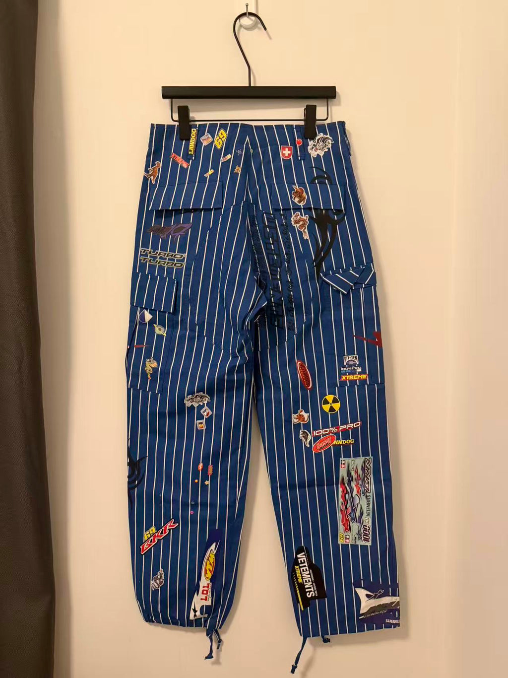 Vetements 18FW Navy Sticker Cargo
